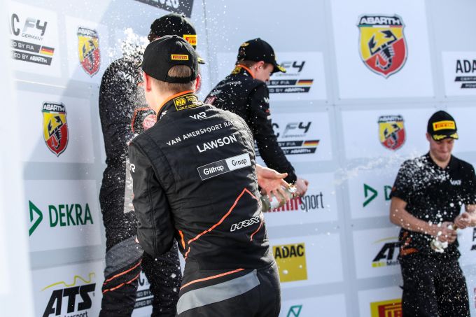 Van Amersfoort Racing op het podium ADAC F4 2018