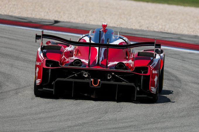 FIA WEC 6 Hours of Barcelona Toyota constructors world champion Nyck de Vries foto 9