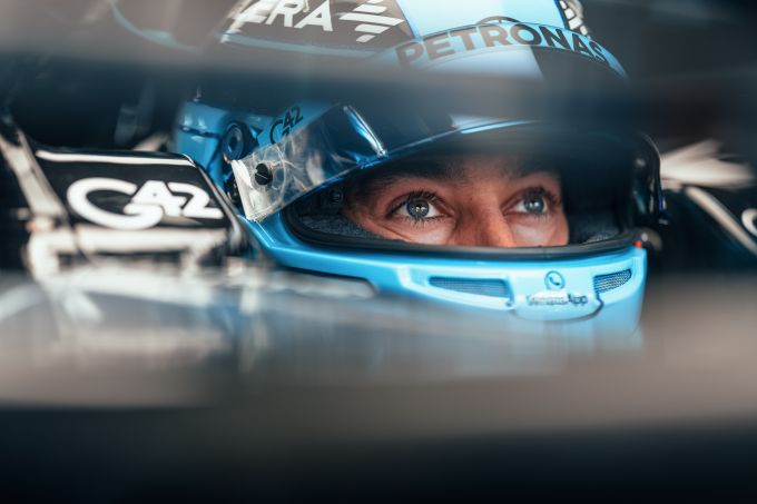 George Russell krijgt vijf seconden straf, maar FIA had er eigenlijk tien in gedachten...