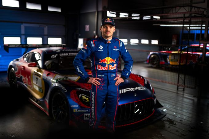 Max_Verstappen_Mercedes-AMG_GT3_portret_SI202605120750_foto_Red_Bull_Content_Pool